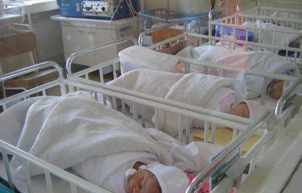 Îngrijorător! 431 de copii, părăsiți în unităţile sanitare