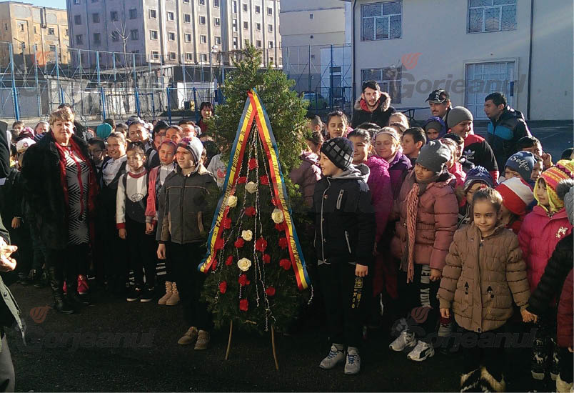 Ecaterina Teodoroiu, omagiată la şcoala care-i poartă numele