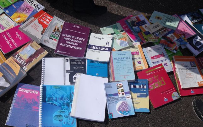 Comisie consultativă pentru manualele şcolare, creată la nivelul MENCS