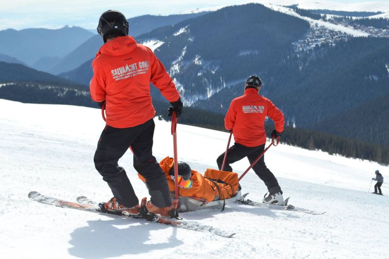 În lunile de iarnă, Salvamontiștii gorjeni au intervenit la peste 150 de solicitări