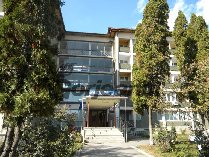 Spitalul Municipal Motru angajează asistent și portar