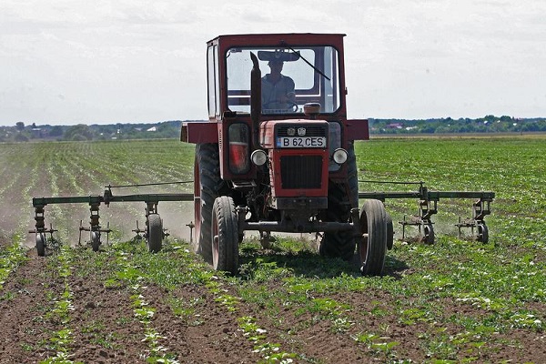 18 fermieri din judeţ au cerut decontarea motorinei