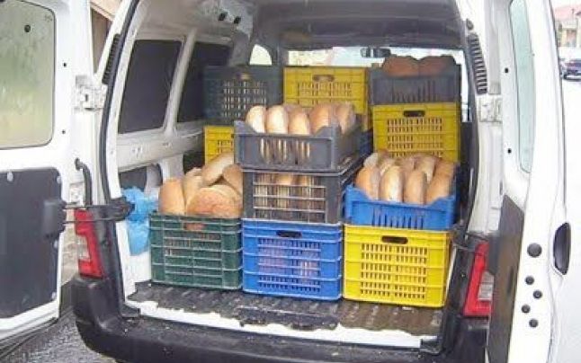 Produse de panificație și patiserie fără acte, confiscate de polițișt