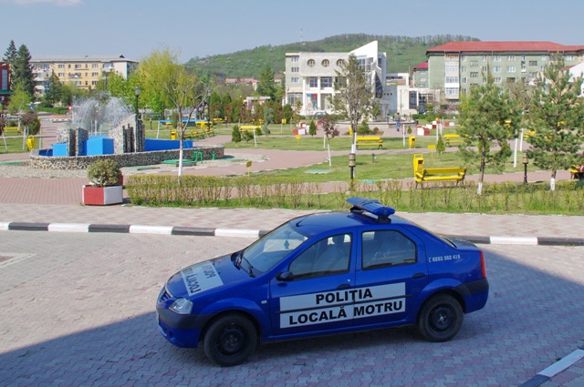 Vânzătoare păcălită de o clientă