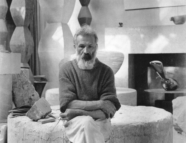 Constantin Brâncuși vorbind despre sculpturile sale