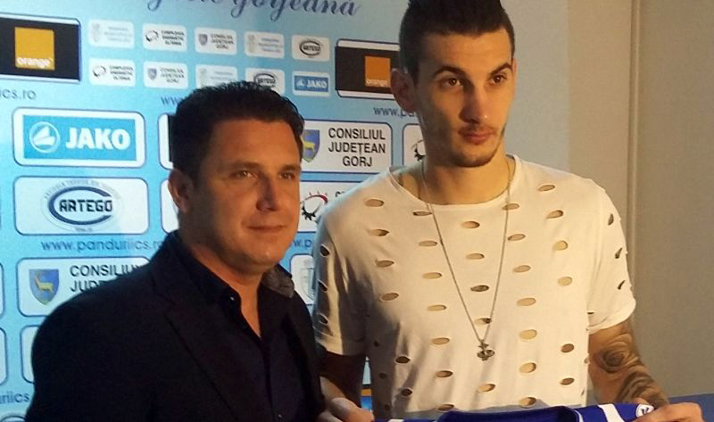 Bunoza, prezentat de Pandurii