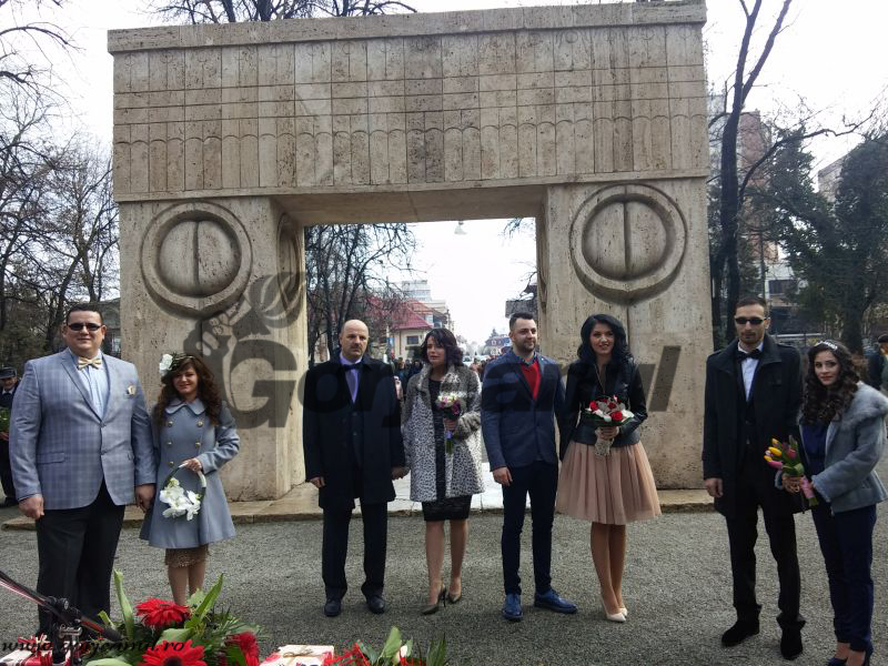 Patru căsătorii în ziua Sfântului Valentin la Poarta Sărutului