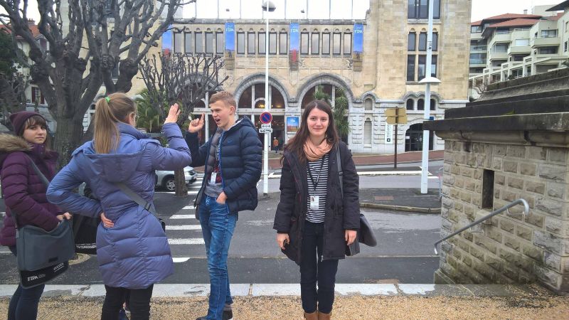 Elevă din Motru, reprezentanta României la un festival internațional din Franța