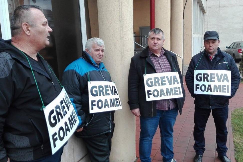 A doua zi de protest! Lideri sindicali, în greva foamei la CE Oltenia