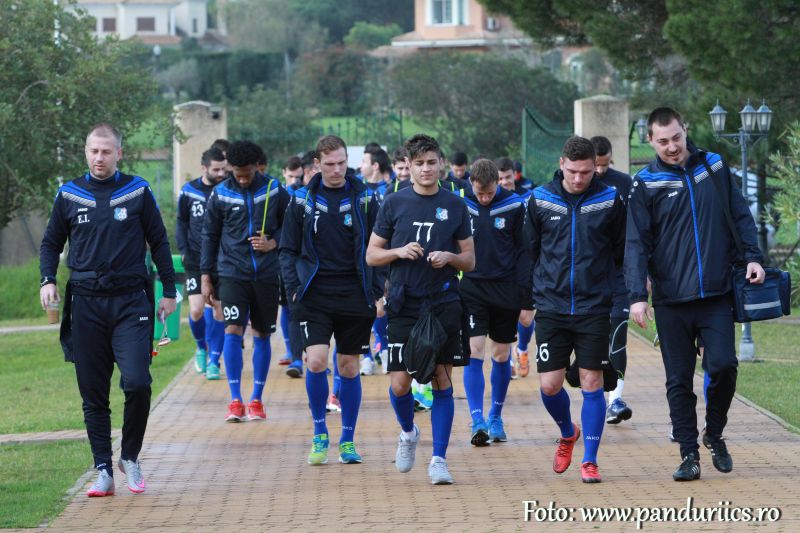 Lot complet la Pandurii?