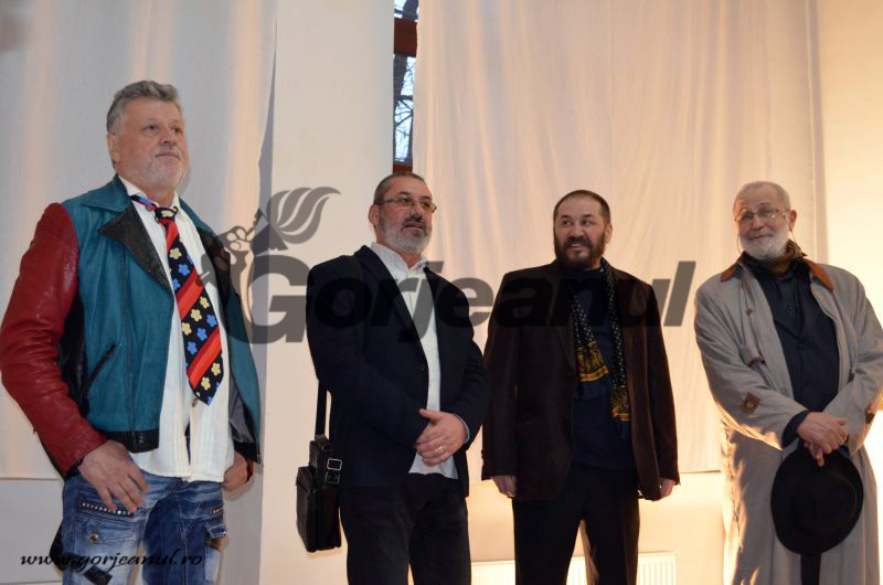 Sculpturile lui Maxim Dumitraș, la Târgu-Jiu