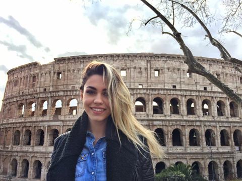 Cântăreaţă din Gorj, în vacanţă în Italia