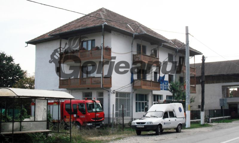 Inspectorul cu handicap al Primăriei Peștișani a demisionat la trei luni după angajare