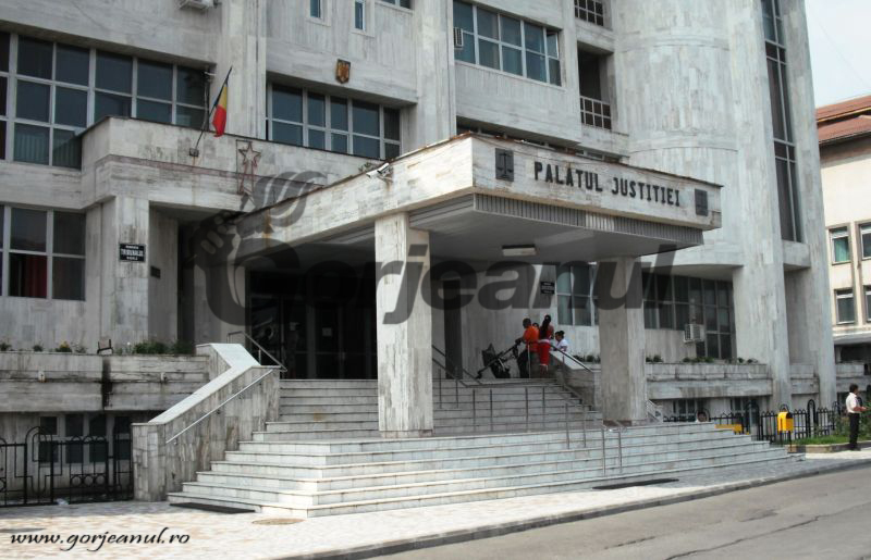 Pedepsiți pentru “influențarea declarațiilor”