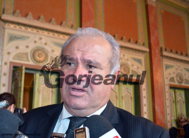 Călinoiu contestă ordinul prefectului de Gorj și îi cere demisia lui Paraschivu