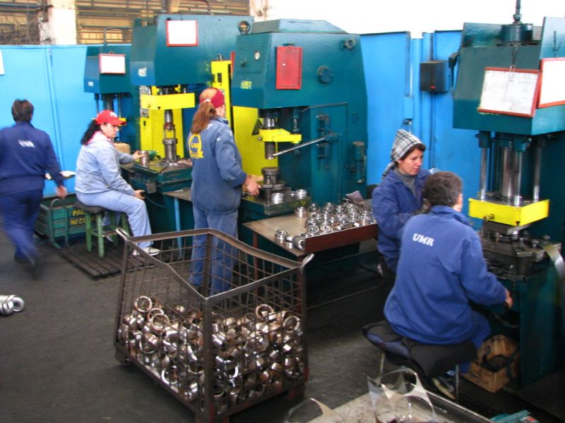 Falita UMR, datoare 17 milioane de lei fostului acționar majoritar, iar firmei lui Popeci o sumă și mai mare