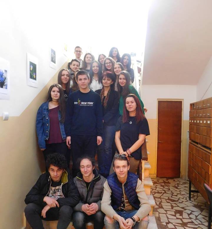 Elevii, Școala și Biblioteca