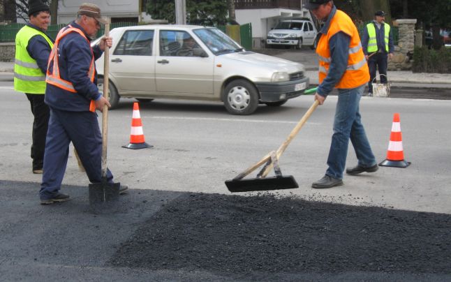 Zeci de artere rutiere din Târgu-Jiu, reabilitate