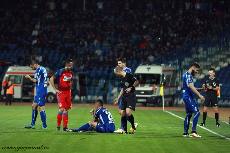 Campioana en-titre, împinsă de la spate către un nou titlu / Asta e campioana?…