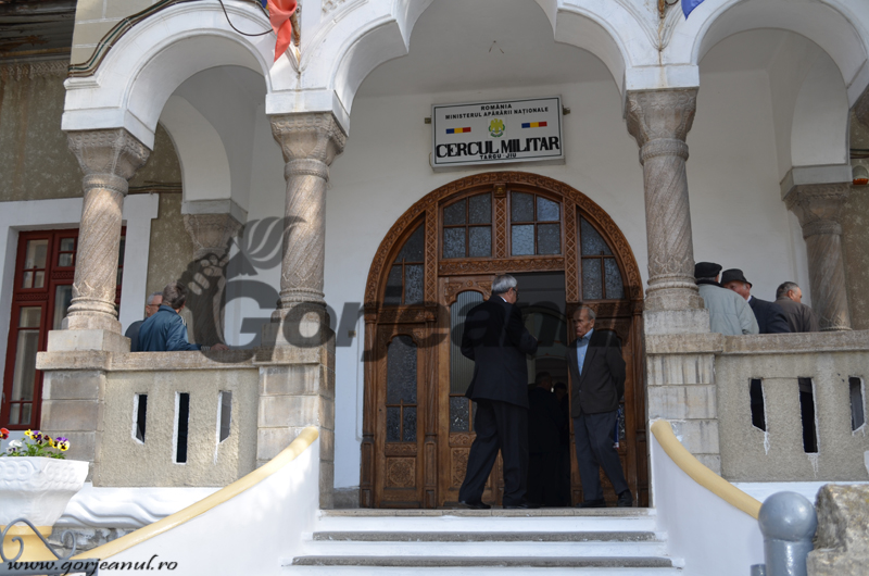 Elevi în spectacol la Cercul Militar