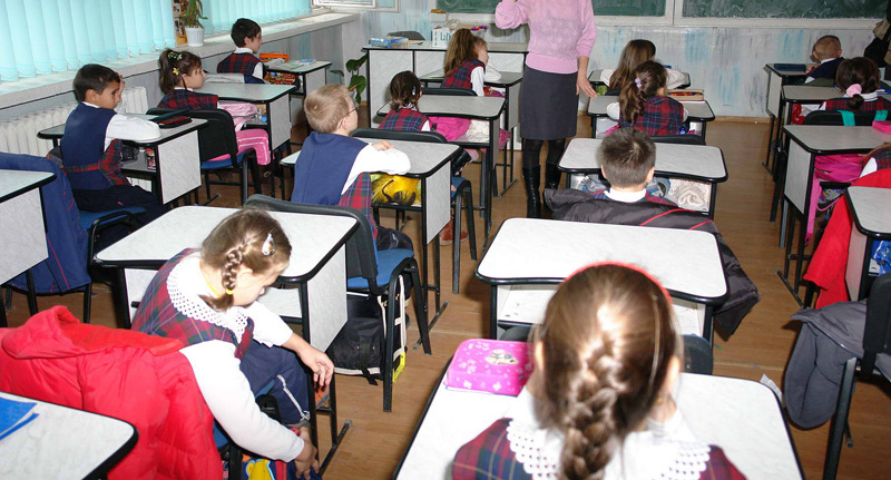 Doar trei elevi înscriși direct în clasa I