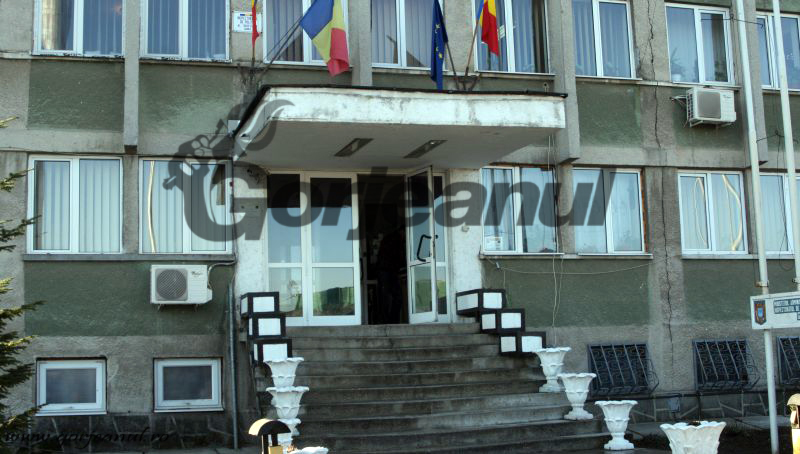 Complice la furt, în arest