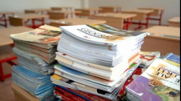 Se dau comenzile pentru manuale școlare