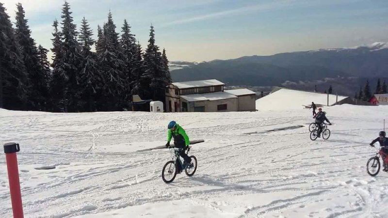 Şase gorjeni, în competiţia “Pedalează pe zăpadă”