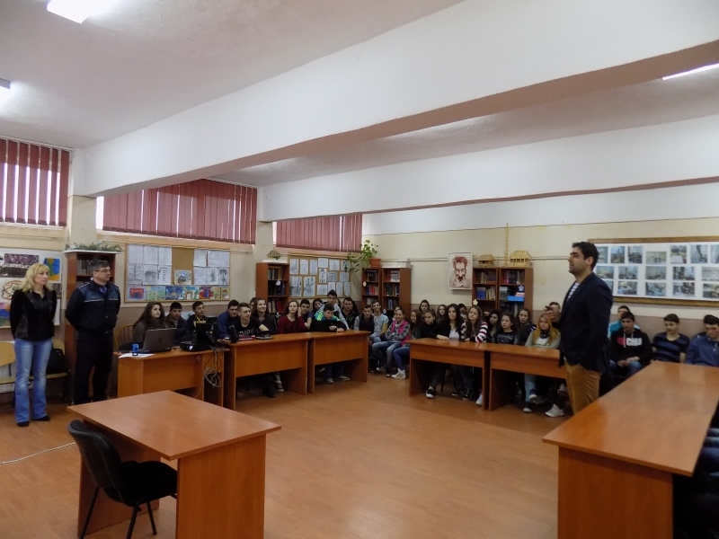 Polițiștii gorjeni, întâlniri cu liceenii din județ