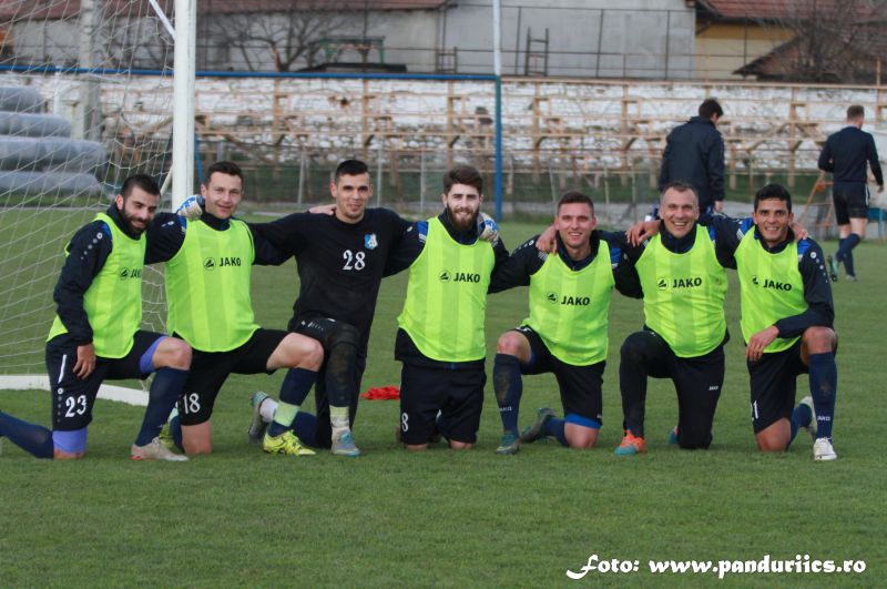 Pandurii au ajuns la șapte partide fără înfrângere, dar și fără bani / Problemele continuă