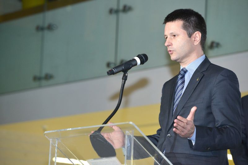 Găurile și robinetele CEO trebuie astupate și închise