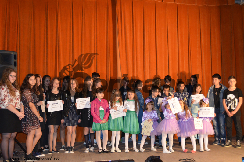 Premii pentru elevii Palatului și Cluburilor Copiilor din județ