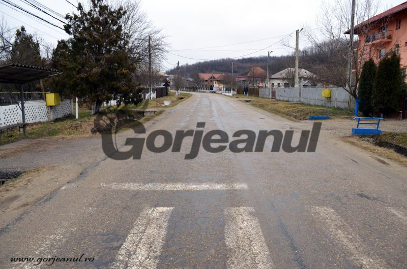 Școala și primăria, în pericol! “Dorel” de la Stejari a avariat țeava de gaze a localității