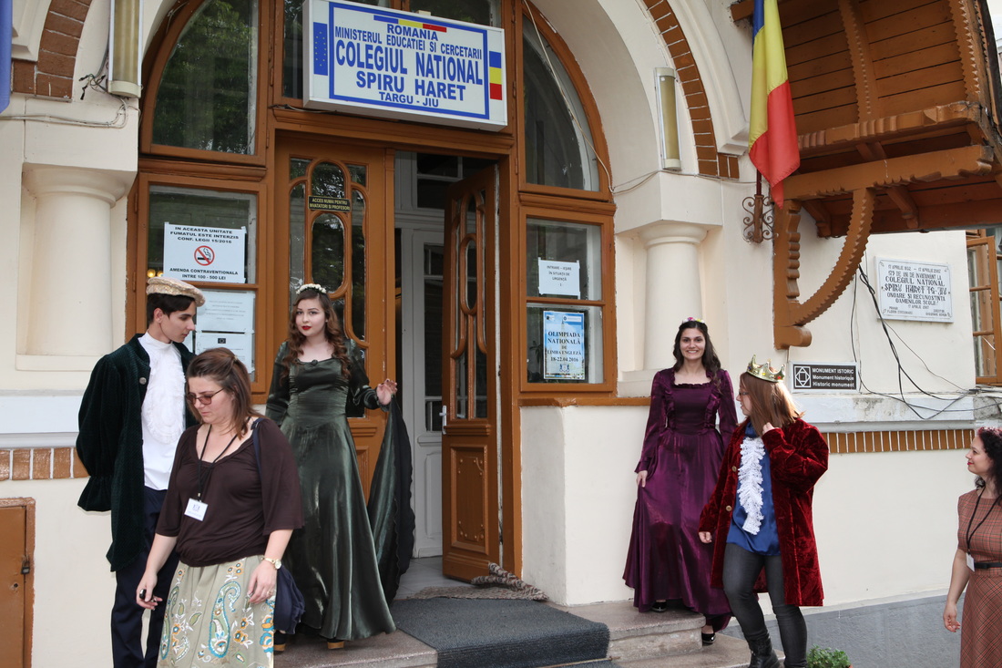 Sute de elevi din toată țara, la Târgu-Jiu