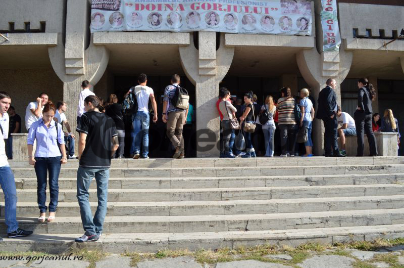 25 de angajatori, prezenţi la Bursa locurilor de muncă