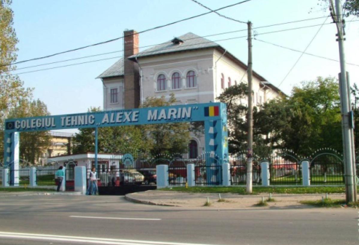 Concurs pentru elevii de gimnaziu și liceu