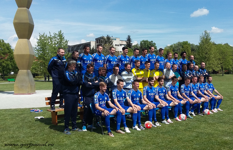 S-au fotografiat la Coloana Infinitului