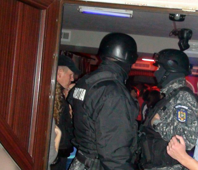 Percheziții la afaceriști din Gorj