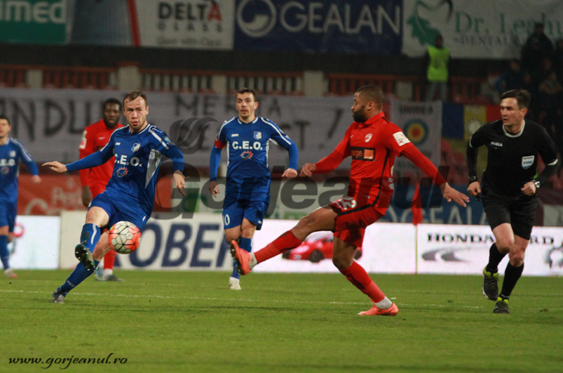 Play-off-ul, transformat în circ