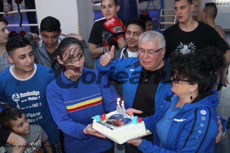 La mulți ani, maestre!