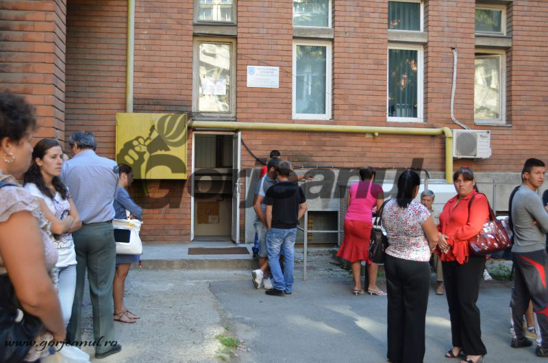 Program schimbat la Permise