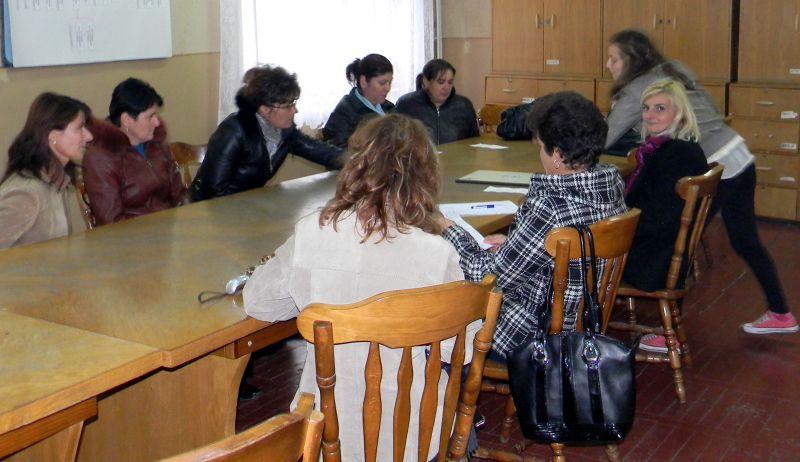 Profesorii, îndemnați să participe în număr mare la elaborarea programelor școlare de gimnaziu