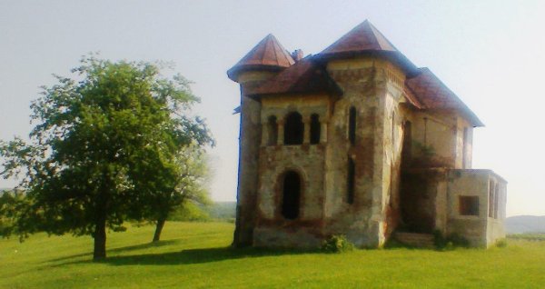 Întâlnire a tinerilor ortodocși din Oltenia la Castelul Roșianu