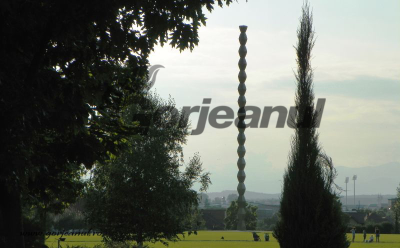 Mărci poștale cu Coloana Infinitului, introduse în circulație