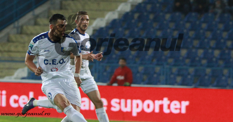 Hora, despărțire în lacrimi