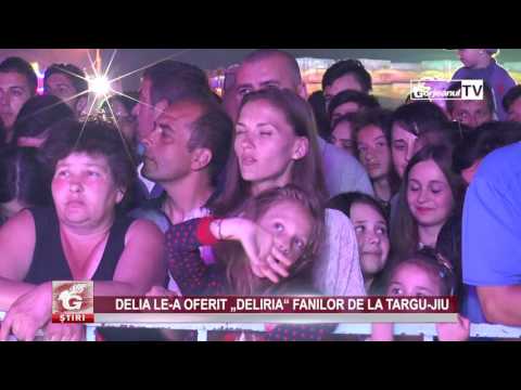 DELIA LE-A OFERIT „DELIRIA“ FANILOR DE LA TÂRGU-JIU