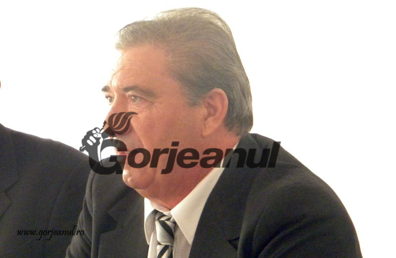 Vicele Călina și-a dat demisia de la Primăria Cărbunești