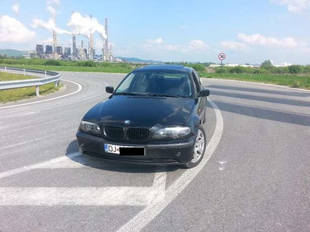 A sfidat regulile de circulație ca să-și vândă mașina