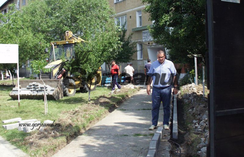 Se intră în normalitate la Motru: Primarul în primărie, vicele în șantier