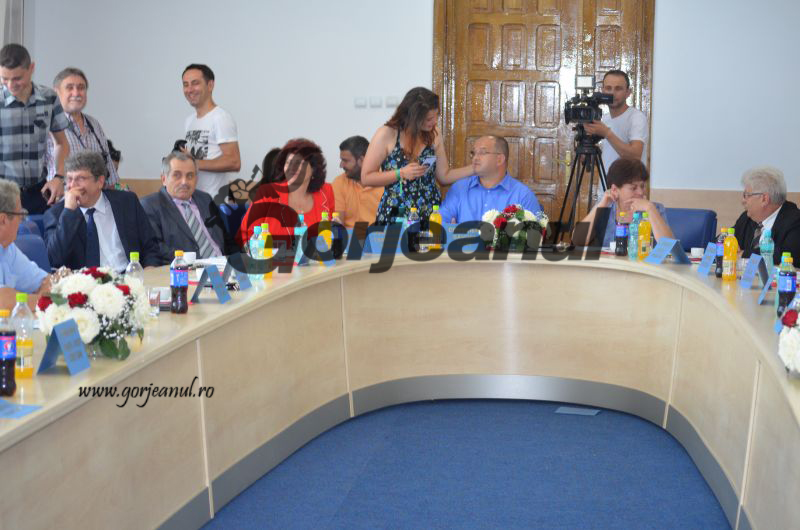 Cu aceeaşi echipă de conducere la primărie / S-a constituit un nou Consiliu Local pentru municipiul Târgu-Jiu